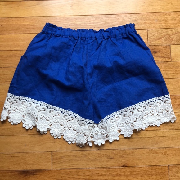 🍌 Banana 🍌 Boutique Shorts - blue w/ lace - Picture 5 of 6